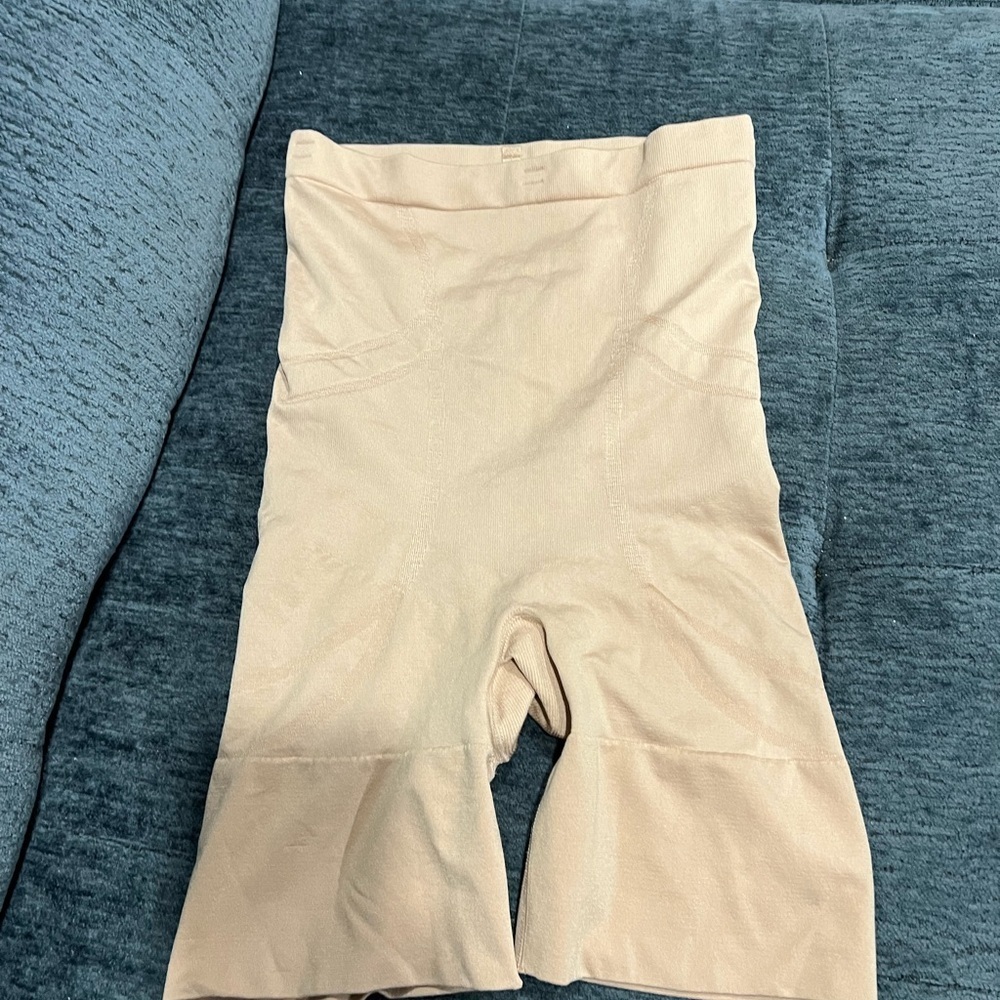 SPANX Women's Tan High-Waisted Mid Thigh Shape Wear Shorts Size XL EUC